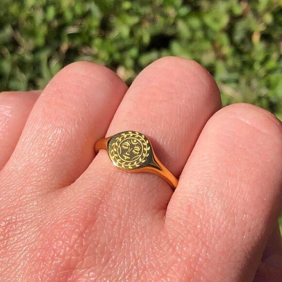 New! “Violet” Goddess Engraved Gold Ring - Picture 3 of 4